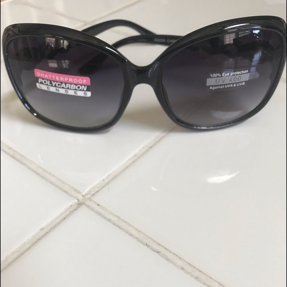 Women’s Sunglasses  😎 NWOT